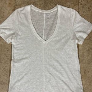Women’s size S white Gap t-shirt